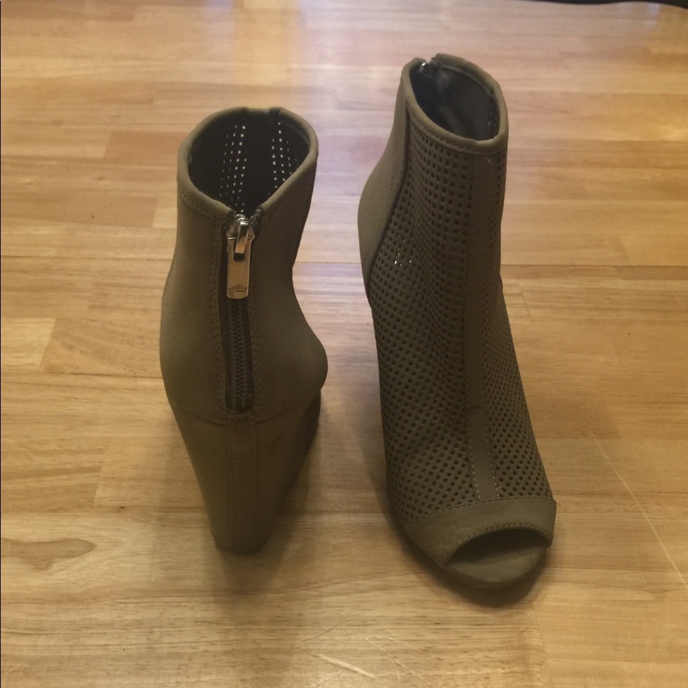 Open toe wedges